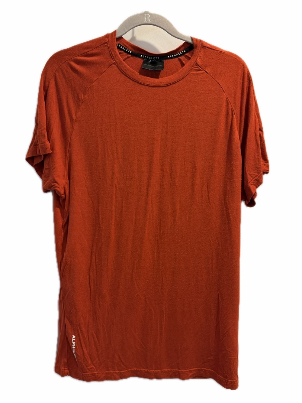 Alphalete Men's Short Sleeve Raglan Performance Tee Large in Rust / Orange